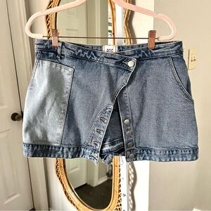 Urban Outfitters / BDG Jenni Denim Buttoned Skort in Tinted Denim